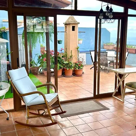 Сasa de vacaciones Casa Con Jardín Y Jacuzzi