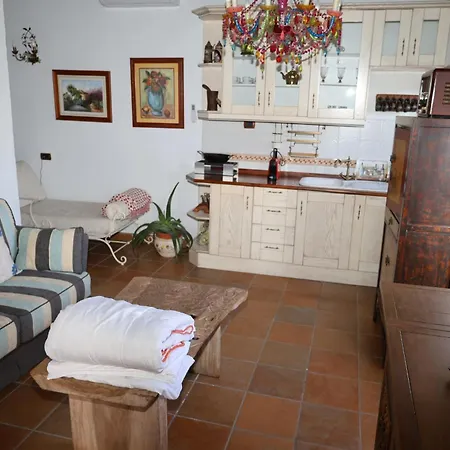 Сasa de vacaciones Casa Con Jardín Y Jacuzzi *